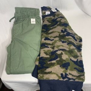 Set of sweater and pants for boys